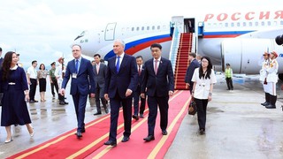 Chủ tịch Đuma Quốc gia Quốc hội Liên bang Nga đến Hà Nội, bắt đầu thăm chính thức Việt Nam