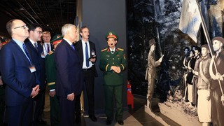 Chủ tịch Duma Quốc gia Nga thăm Bảo tàng Lịch sử Quân sự Việt Nam