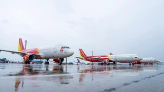 Ảnh hưởng bão số 10: Nhiều chuyến bay phải đổi hướng hạ cánh