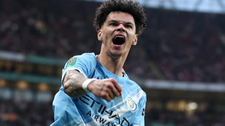 O'Reilly rực sáng trước Arsenal, Man City đăng quang Cúp Liên đoàn Anh