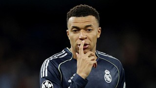 Mbappe phá vỡ im lặng vụ bị khám nhầm... chân tại Real Madrid