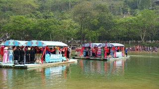 Liên hoan tiếng hát dân ca trên sông biên giới Cao Bằng, Việt Nam - Sùng Tả, Trung Quốc