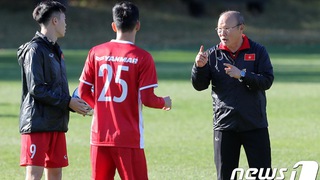 HLV Lê Thụy Hải: ‘AFF Cup này ông Park sẽ khó khăn đấy’