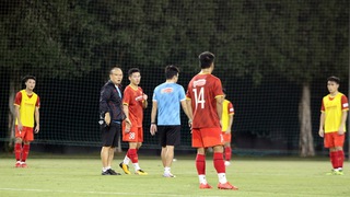 HLV Park Hang Seo ‘thở phào’ Văn Toản và Hai Long