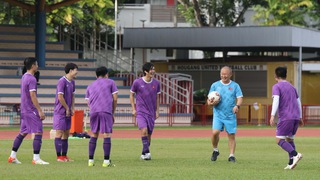 Việt Nam vs Campuchia: Đình Trọng đau cơ, Đức Huy thay thế