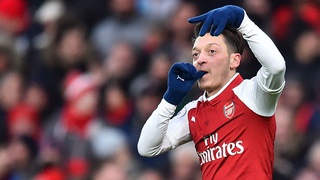 Mesut Oezil nói gì khi chính thức gia hạn hợp đồng với Arsenal kèm mức lương kỉ lục?