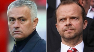 Các sếp M.U ra quyết định khiến Mourinho 'không thể cười nổi'