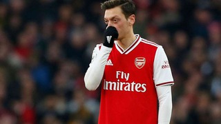 Mesut Oezil: Ngồi chơi 7 tháng, nhận 8 triệu bảng phí trung thành