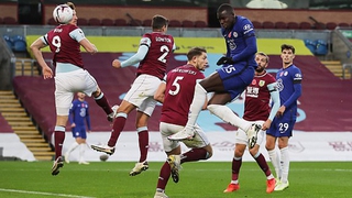 Burnley 0–3 Chelsea: Công-thủ tỏa sáng, Chelsea thắng dễ Burnley