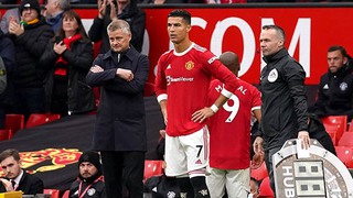 Tin tức MU 19/10: Carragher chỉ ra 2 vấn đề của MU, Solskjaer vẫn chưa trong vùng an toàn