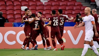 Philippines 1-2 Thái Lan: ‘Voi chiến’ giành vé đầu tiên vào bán kết AFF Cup