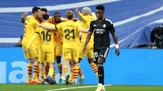 CĐV Real xấu hổ, gọi Bernabeu là ‘sân tập’ sau khi thua muối mặt Barca