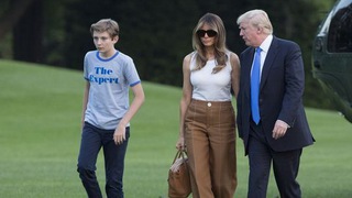 Ảnh Đệ nhất Phu nhân Mỹ Melania và con út dọn vào Nhà Trắng