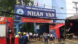 Trường trung học bất ngờ bốc cháy, hàng trăm học sinh sơ tán khẩn cấp