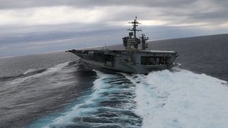 Video màn trình diễn ngoạn mục của tàu sân bay Mỹ trên Đại Tây Dương