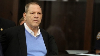 Harvey Weinstein chính thức bị truy tố tội hiếp dâm và cưỡng bức tình dục