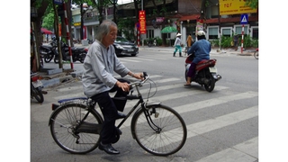 Họa sĩ Lương Xuân Đoàn: Chầm chậm nhịp điệu từng vòng xe