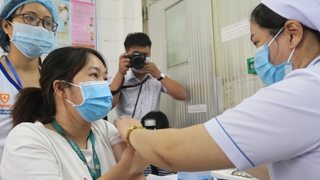 Góc nhìn 365: Vaccine cho ngày 8/3