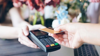 Đề xuất giảm 50% phí giao dịch thanh toán điện tử liên ngân hàng