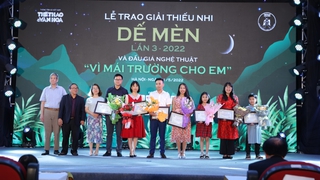 Giải Thiếu nhi Dế Mèn và đấu giá nghệ thuật 'Vì mái trường cho em: Trở về tuổi thơ