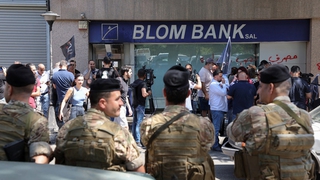 Các ngân hàng ở Liban phải đóng cửa trước làn sóng tấn công của người gửi tiền