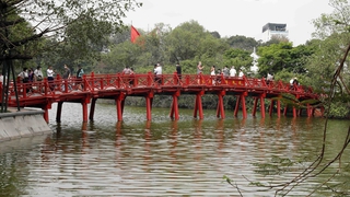 Hà Nội ngày nắng, đêm không mưa