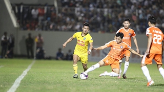 V-League và khoảng lặng cần thiết