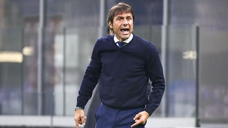 Inter Milan: Conte, phía sau không còn đất nữa…