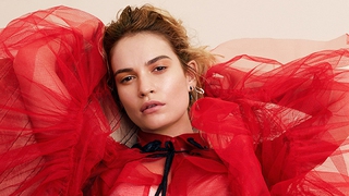 Lily James -Tình trường rối ren của nàng 'Lọ Lem'