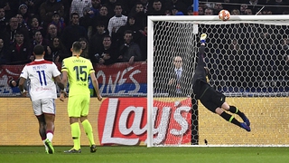 Barca mơ Champions League với đôi tay Ter Stegen