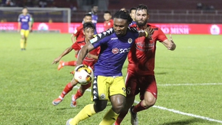 Vòng 7 V-League: 'Nóng' trọng tài, nguội chuyên môn