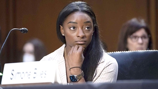 Bê bối lạm dục tình dục trong làng TDDC Mỹ: FBI không bảo vệ được Simon Biles