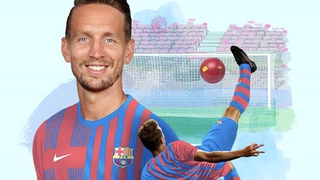 Luuk de Jong: Số 9 tạm bợ của Koeman