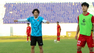 HLV Gong Oh Kyun và 'cái bóng' của thầy Park