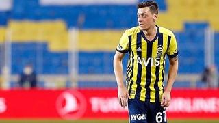 Mesut Ozil tham vọng làm ông chủ đội bóng