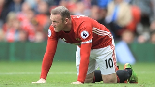 Vì sao Rooney vẫn mắc kẹt ở Man United?