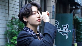 Với vẻ đẹp khó cưỡng, Jungkook BTS chiếm No.1 'Top 100 ngôi sao K-pop' trên Tumblr 2020