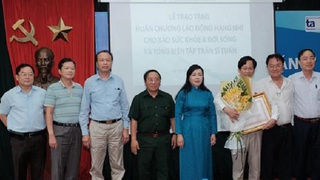 Trao giải cuộc thi viết 'Sự hy sinh thầm lặng' lần thứ V - Lời tri ân với các y, bác sỹ