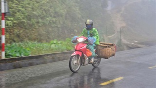 Nền nhiệt giảm sâu, người dân vùng cao căng mình chống chọi với giá rét