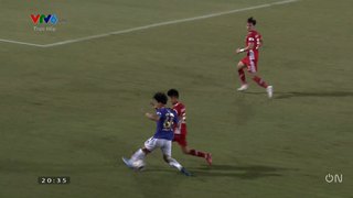 Văn Dũng nghỉ 6 tháng, Hà Nội FC lực lượng ngày càng mỏng