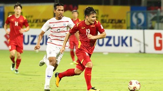 Việt Nam vs Thái Lan: Quang Hải che mờ 'Messi Thái'