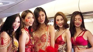 Vietjet 'trần tình' với Bộ VH,TT-DL: Đưa người mẫu mặc bikini đón U23 VN để… tạo bất ngờ