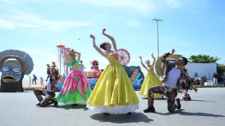 Carnival đường phố sôi động mở màn Lễ hội du lịch biển Sầm Sơn 2020