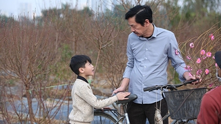 Diễn viên nhí Minh Anh xúc động khi đóng con trai NSND Trung Anh trong phim Tết