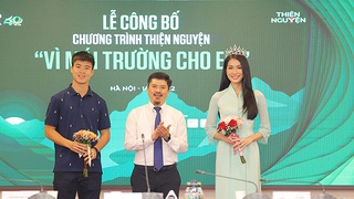 Á hậu Phương Anh - cầu thủ Duy Mạnh chung tay 'Vì mái trường cho em'