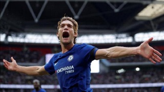 Marcos Alonso là hậu vệ cánh hàng đầu, Chelsea cần gì Alex Sandro!