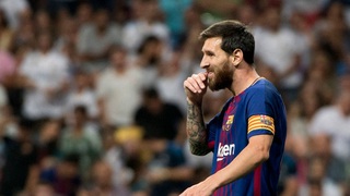 'Messi đá như hậu vệ. Barca tệ như Everton. Coutinho hủy yêu cầu chuyển nhượng'