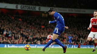 Morata đang dần trở thành... Lukaku, Diego Costa cười sung sướng