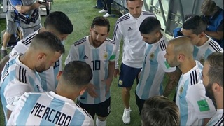 Fan thích thú khi Messi ra dáng thủ lĩnh, chỉ đạo đồng đội ở trận thắng Nigeria