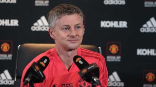 Ole Solskjaer: 'Đừng bận tâm nếu phải ngồi dự bị. Ngày xưa, tôi cũng dự bị suốt đấy thôi'